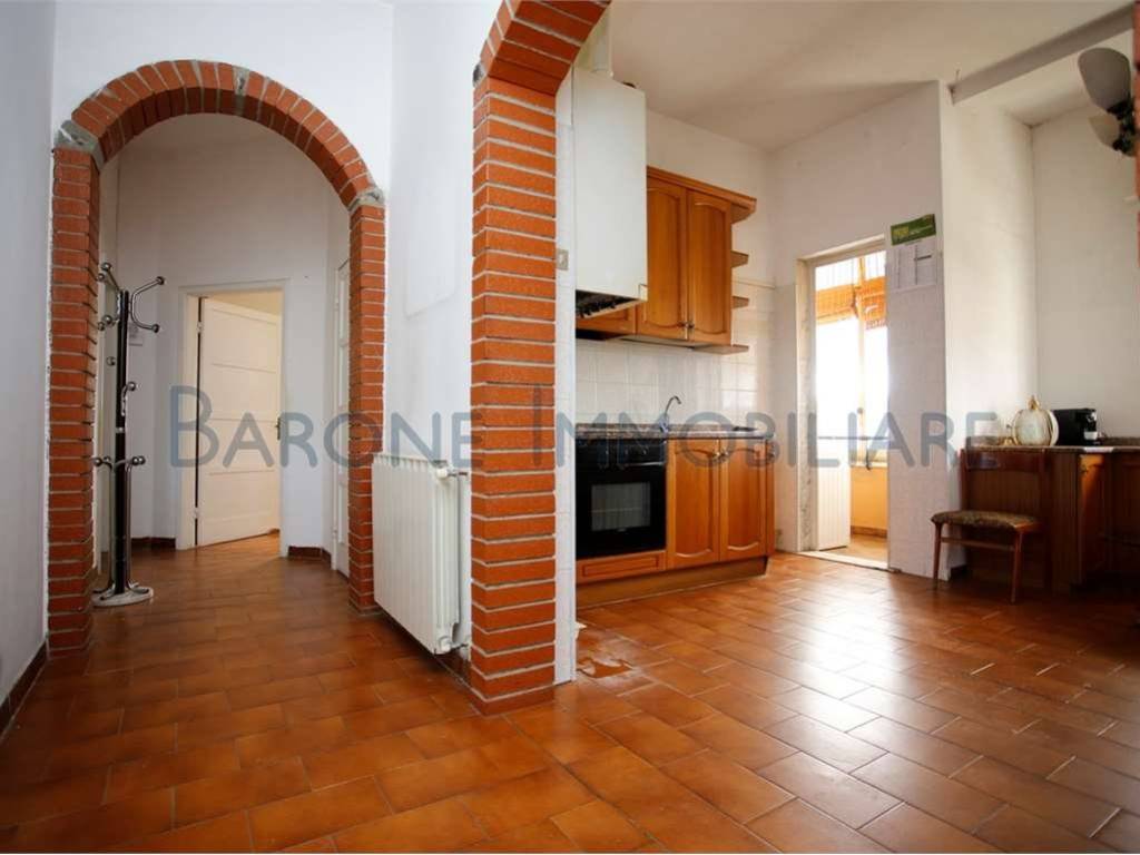 appartamento in vendita a Massa in zona Marina di Massa