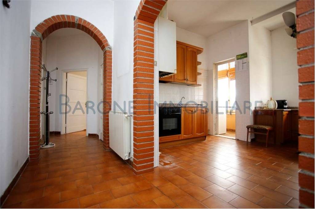 appartamento in vendita a Massa in zona Marina di Massa