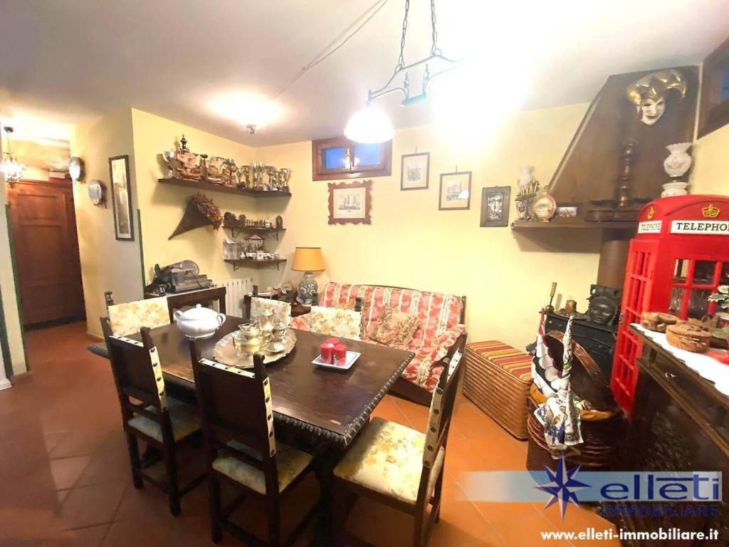 casa indipendente in vendita a Massa in zona Quercioli
