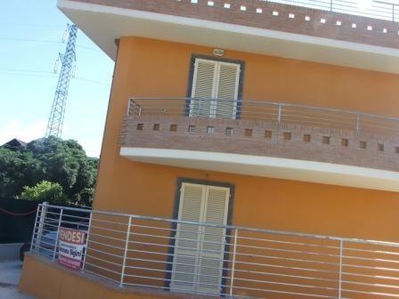 appartamento in vendita a Massa in zona Castagnola