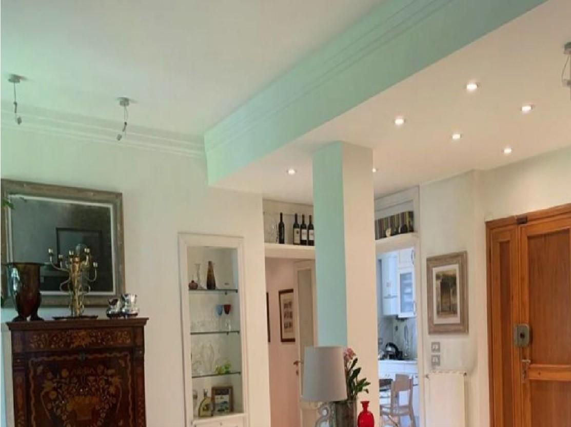 appartamento in vendita a Massa in zona Marina di Massa