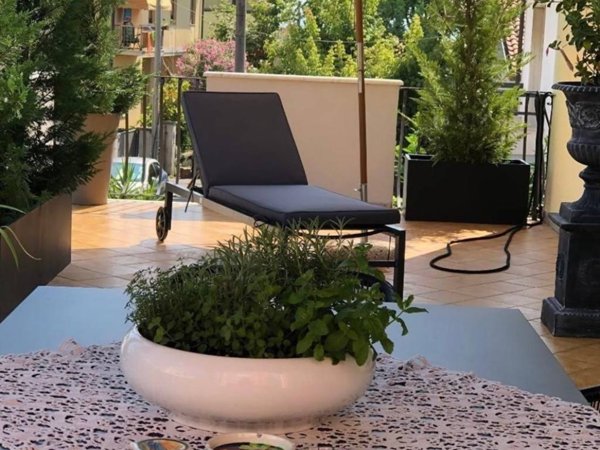 casa indipendente in vendita a Massa in zona Marina di Massa
