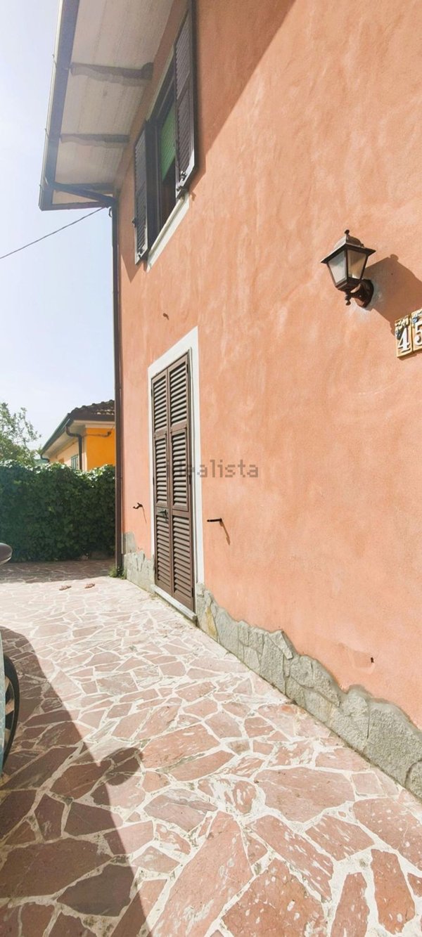 casa indipendente in vendita a Massa