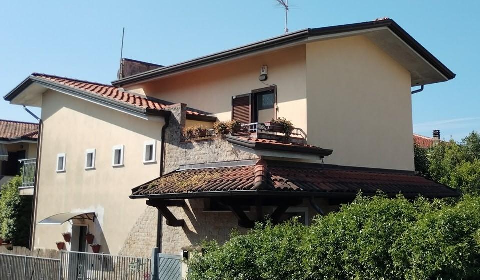 casa indipendente in vendita a Massa in zona Mirteto