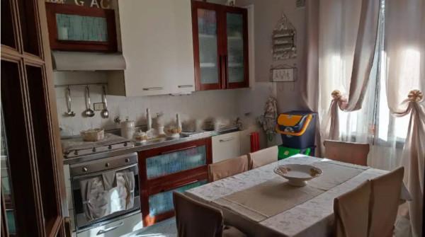appartamento in vendita a Massa in zona Centro Storico