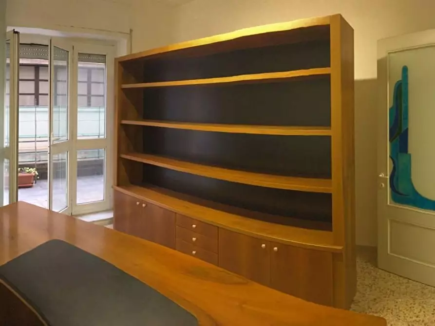 ufficio in vendita a Massa