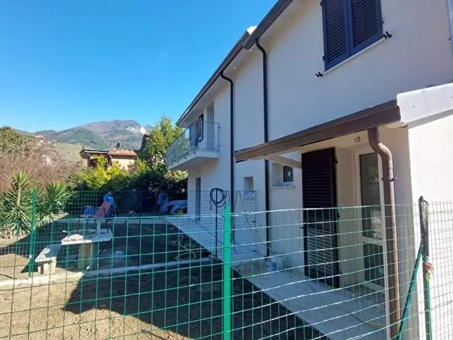 casa indipendente in vendita a Massa in zona Mirteto