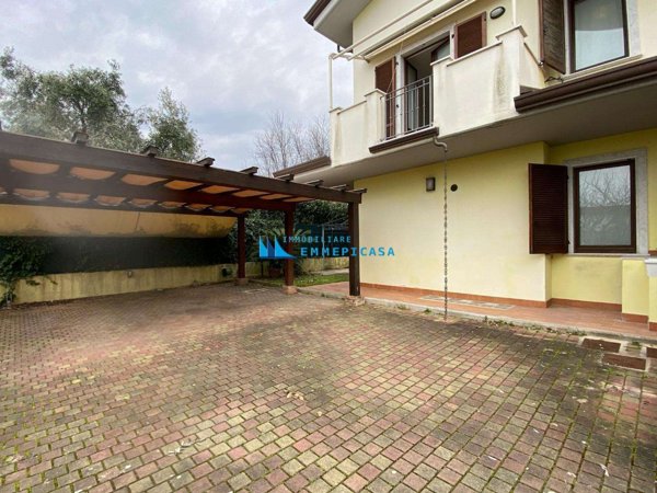 casa indipendente in vendita a Massa in zona Centro Storico