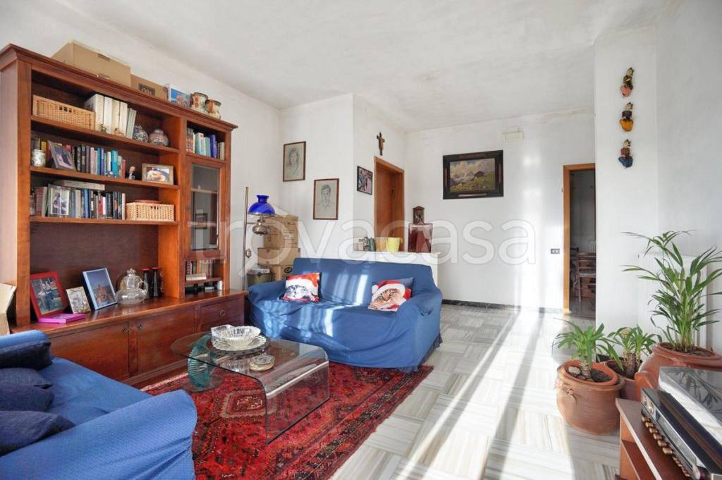 appartamento in vendita a Massa in zona Mirteto