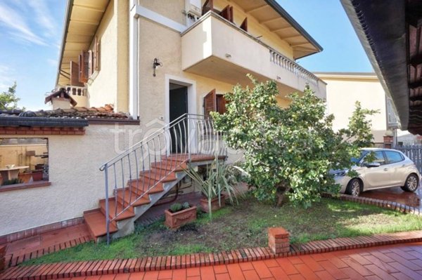 appartamento in vendita a Massa in zona Centro Storico