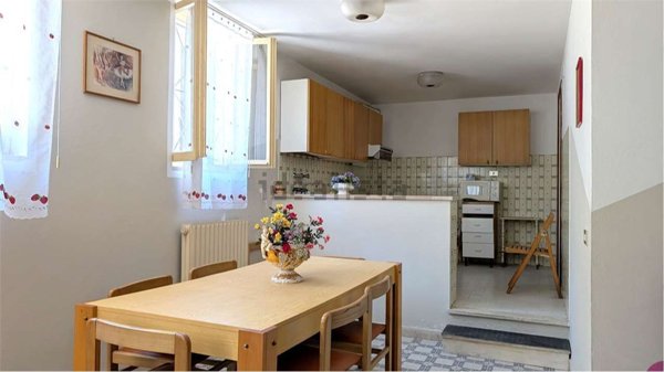 appartamento in vendita a Massa in zona Marina dei Ronchi