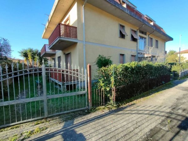 appartamento in vendita a Massa in zona Romagnano