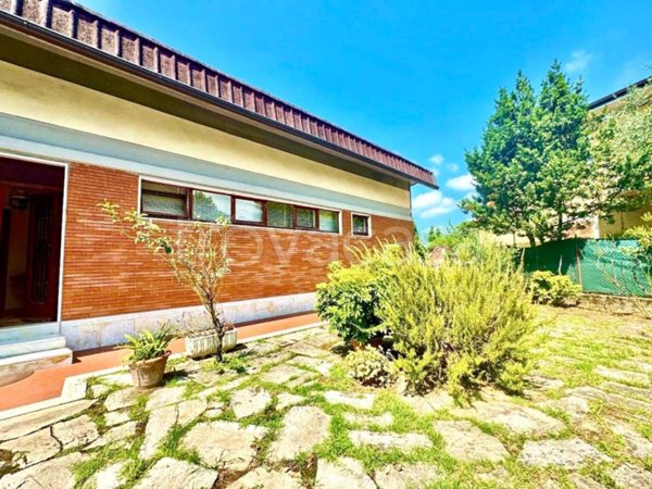 casa indipendente in vendita a Massa in zona Centro Storico