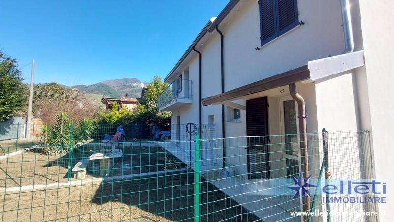 casa indipendente in vendita a Massa in zona Romagnano