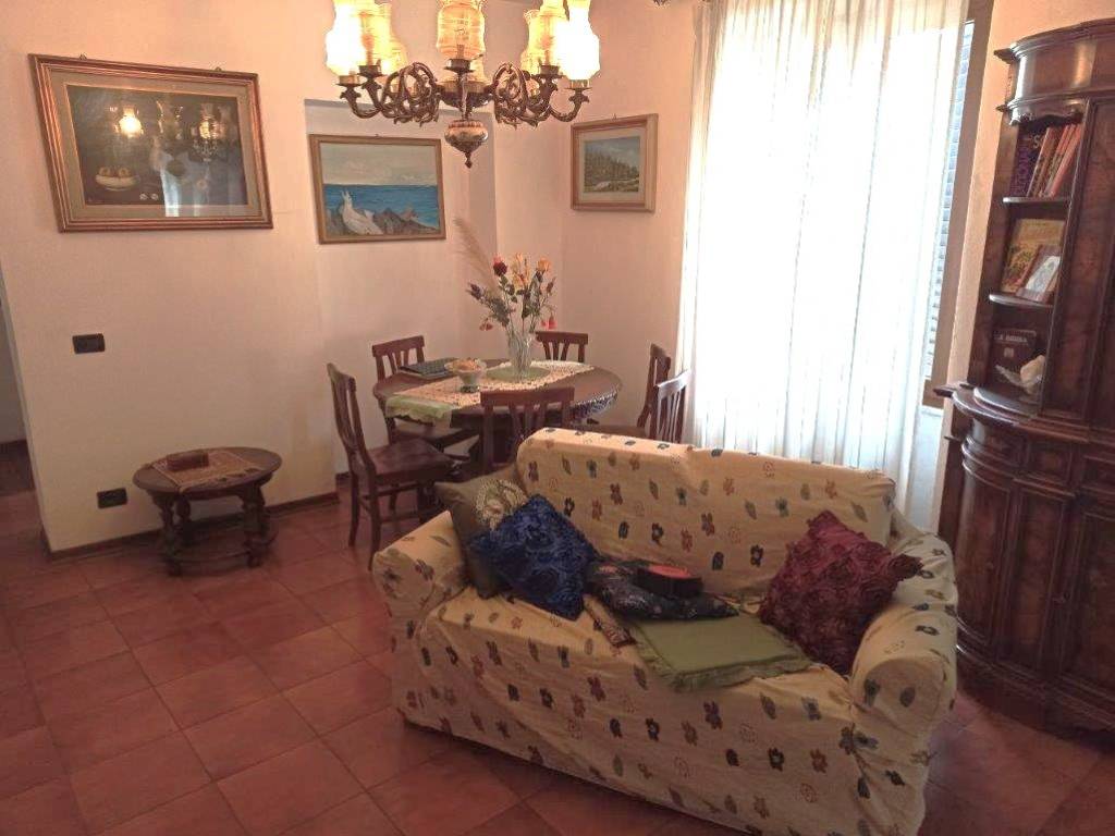 appartamento in vendita a Massa in zona Antona