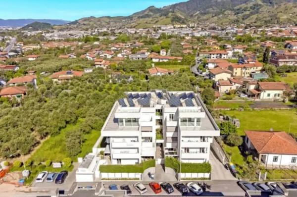 appartamento in vendita a Massa in zona Centro Storico