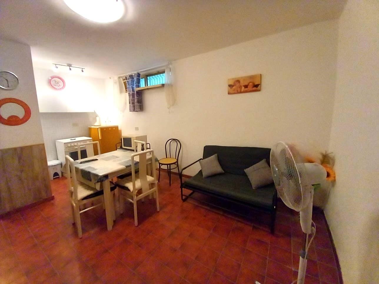 appartamento in vendita a Massa in zona Marina dei Ronchi