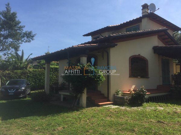 casa indipendente in vendita a Massa in zona Centro Storico
