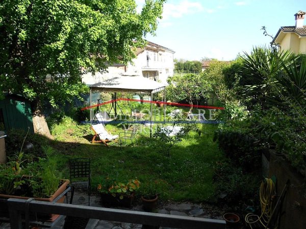 casa indipendente in vendita a Massa in zona Centro Storico