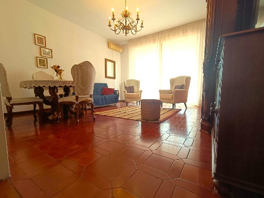appartamento in vendita a Massa in zona Centro Storico