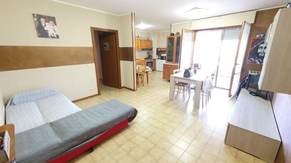 appartamento in vendita a Massa in zona Marina di Massa