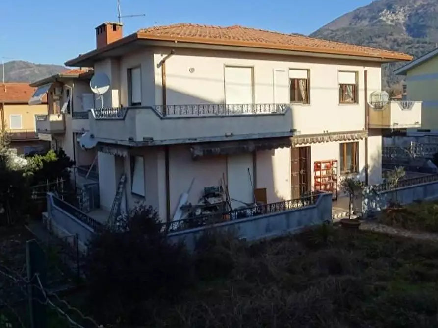 casa indipendente in vendita a Massa