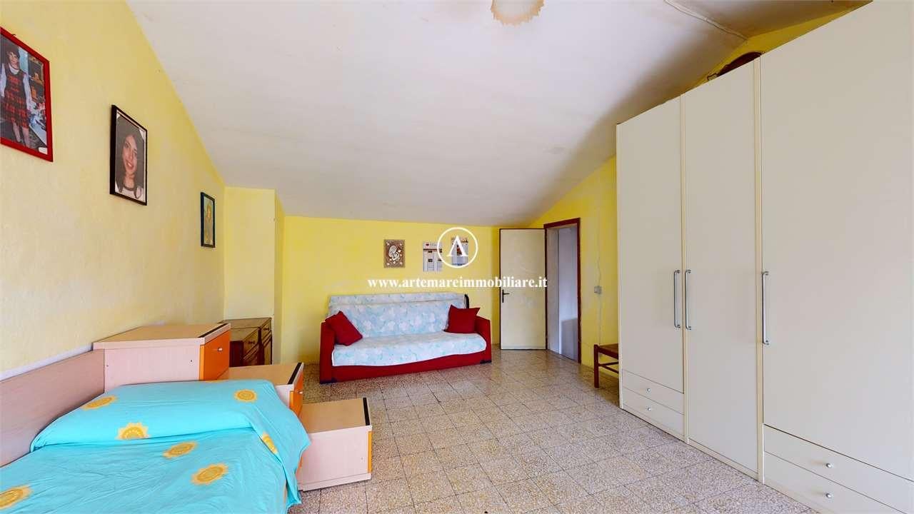 appartamento in vendita a Massa in zona Centro Storico