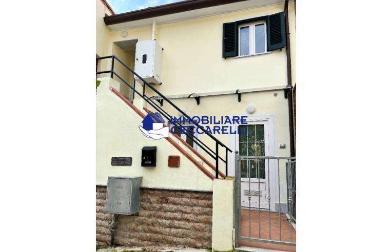 casa indipendente in vendita a Massa in zona Mirteto