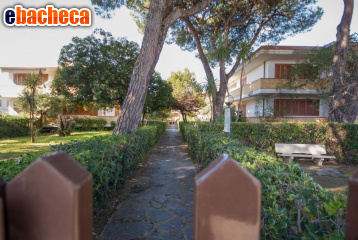 appartamento in vendita a Massa in zona Marina di Massa
