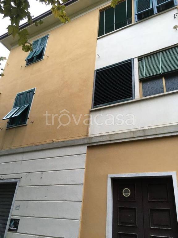 appartamento in vendita a Massa in zona Romagnano