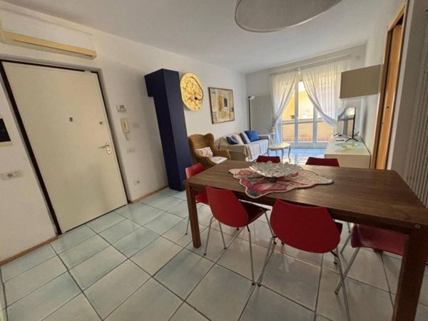 appartamento in vendita a Massa in zona Marina dei Ronchi