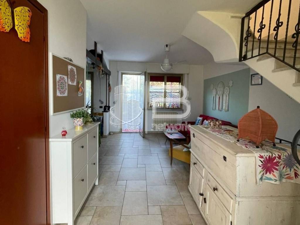 casa indipendente in vendita a Massa in zona Marina di Massa