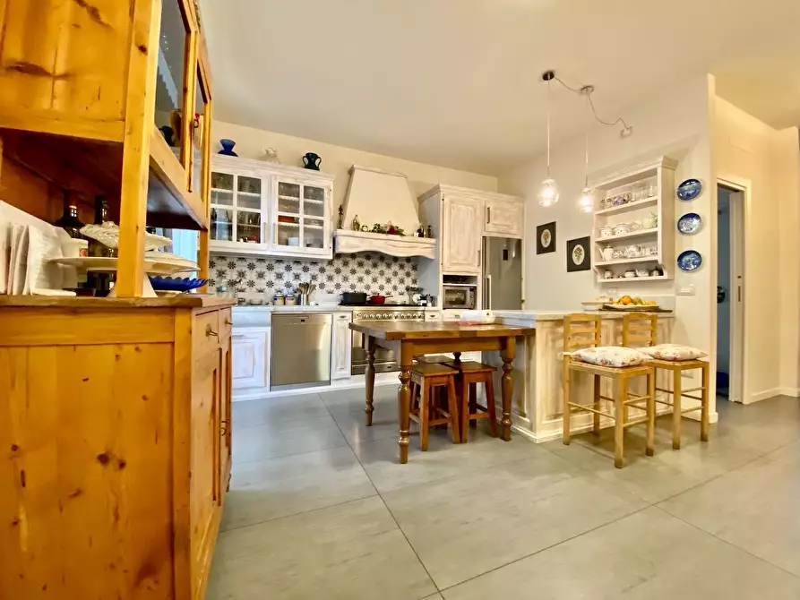 casa indipendente in vendita a Massa in zona Centro Storico