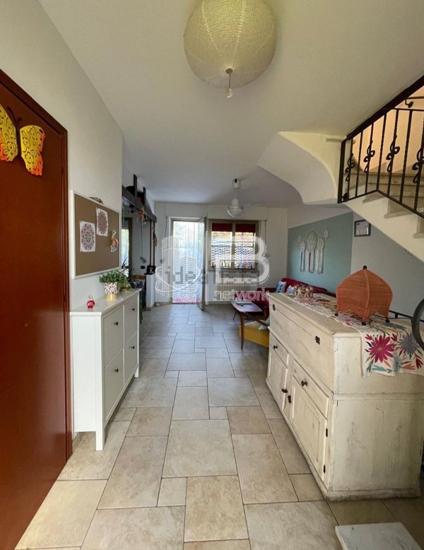 casa indipendente in vendita a Massa in zona Marina di Massa