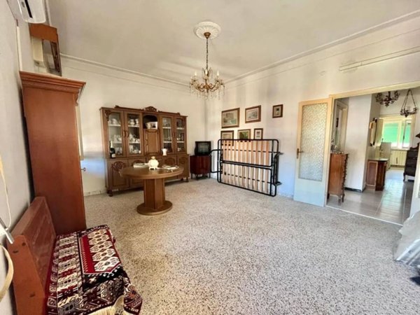 appartamento in vendita a Massa in zona Marina di Massa