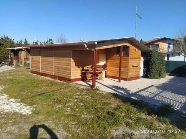 casa indipendente in vendita a Massa in zona Marina di Massa