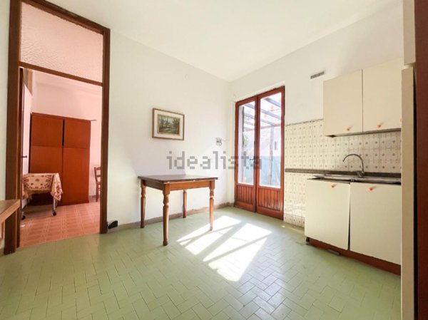 appartamento in vendita a Massa in zona Marina di Massa
