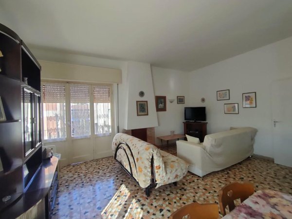 appartamento in vendita a Massa in zona Centro Storico