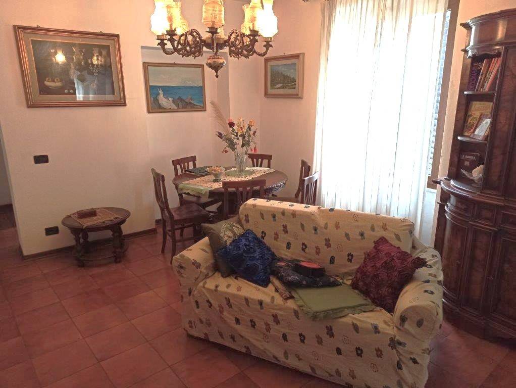 appartamento in vendita a Massa in zona Mirteto
