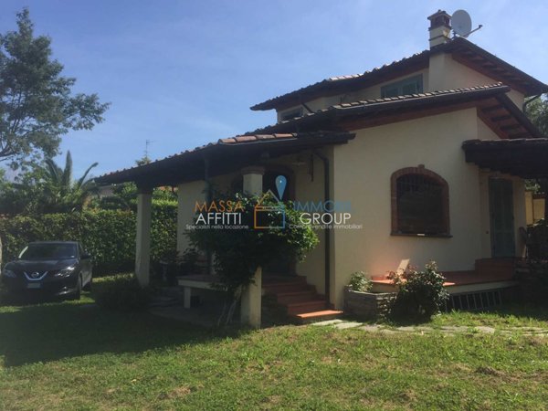 casa indipendente in vendita a Massa in zona Centro Storico