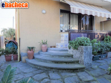 casa indipendente in vendita a Massa in zona Centro Storico