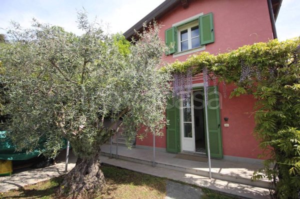 casa indipendente in vendita a Massa in zona Romagnano