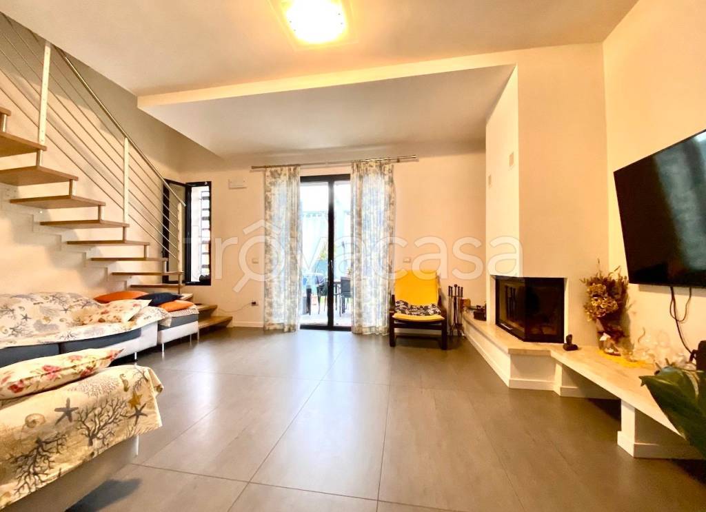 casa indipendente in vendita a Massa in zona Centro Storico