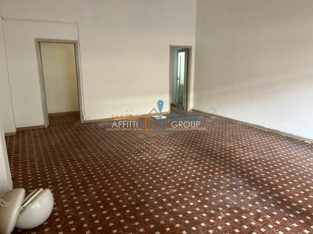 negozio in vendita a Massa in zona Centro Storico
