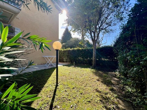 appartamento in vendita a Massa in zona Marina dei Ronchi