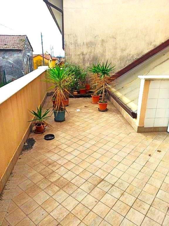 appartamento in vendita a Massa in zona Antona