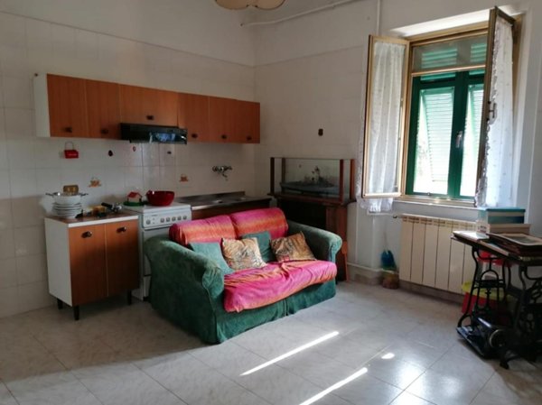 appartamento in vendita a Massa in zona Romagnano