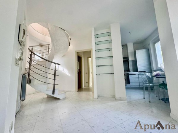 casa indipendente in vendita a Massa in zona Centro Storico