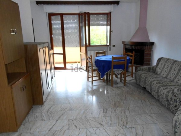 appartamento in vendita a Massa in zona Marina dei Ronchi