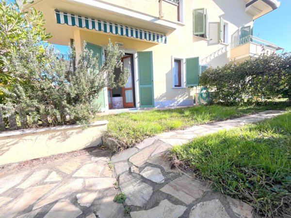 appartamento in vendita a Massa in zona Centro Storico